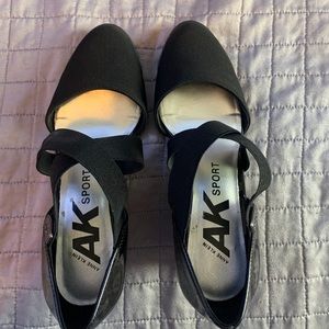 Black wedges